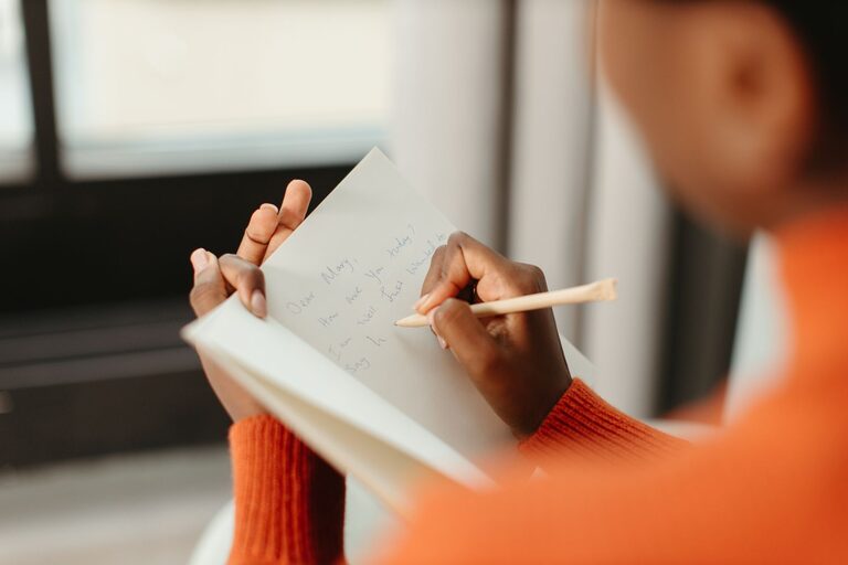 How to Journal for Clarity and Focus: A Simple Guide